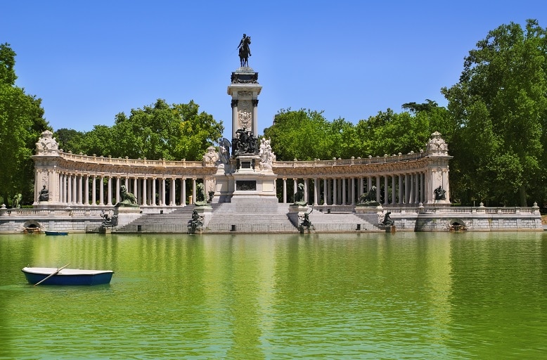 El retiro estanque parques de Madrid