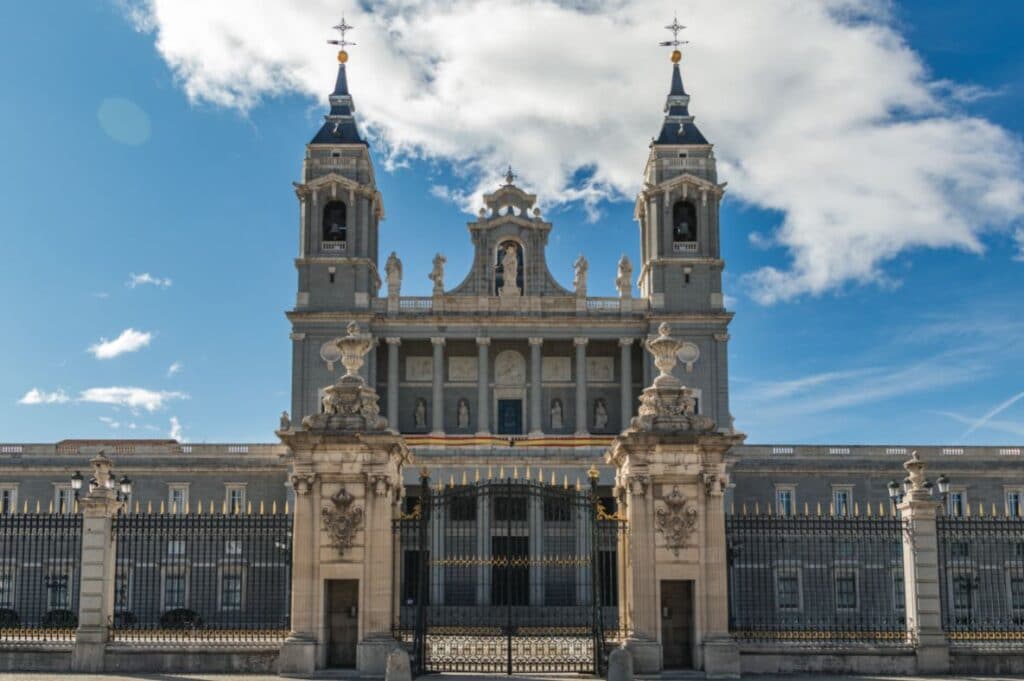que visitar en Madrid la catedral de la almudena