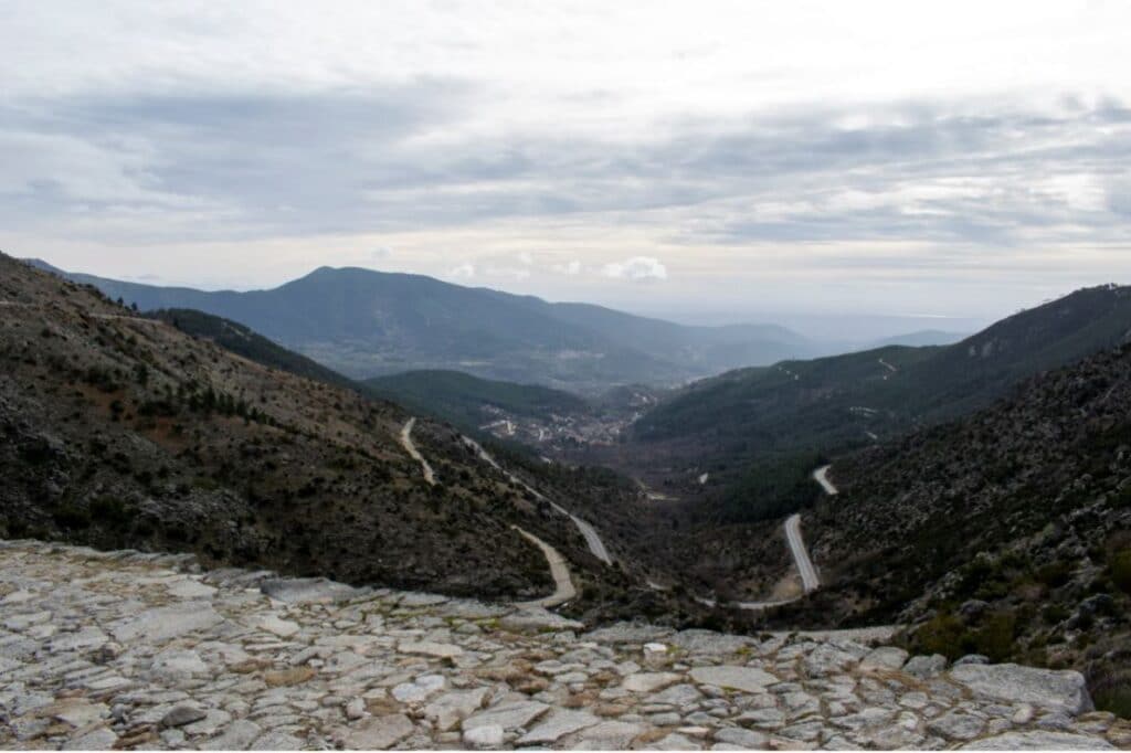 calzada romana cuevas del valle que ver en el valle del tietar