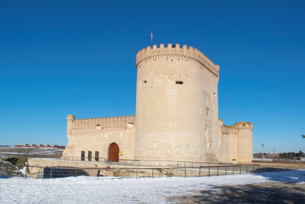 castillo de arevalo castillo de los zuñiga castillos de avila