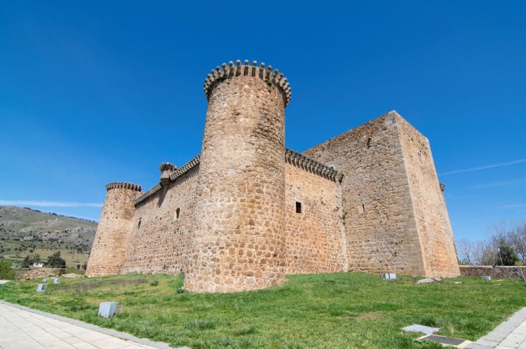 castillo de valdecorneja el barco de avila