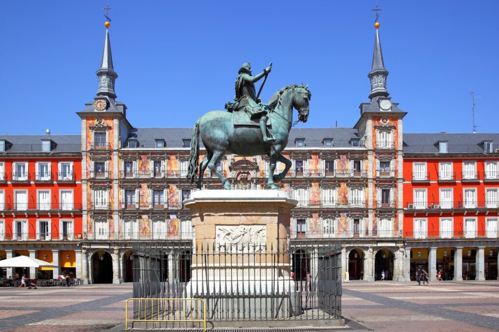 plaza mayor madrid ruta madrid de los austrias