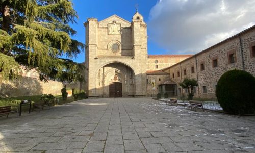 fachada monasterio de santo tomas avila